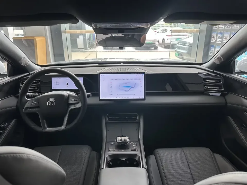 BYD Qin L DM Qin L DM 2025 Intelligent Driving Edition DM-i 120KM Leading Edition 2025 — thumbnail 5