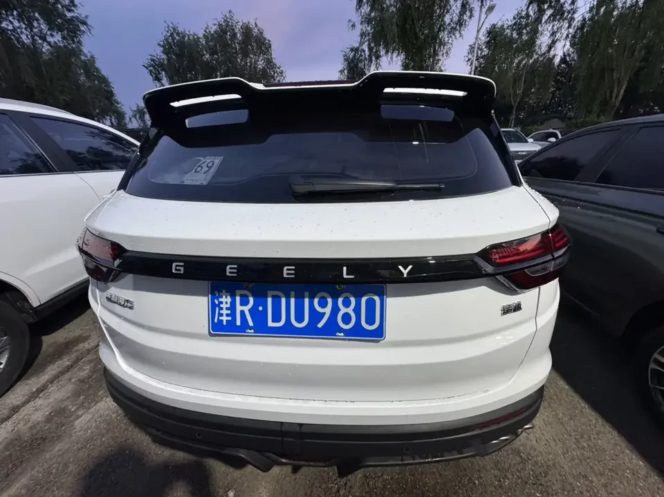 Geely Coolray SX11 Binyue 2021 240T Manual Gold Edition 2022 — thumbnail 2