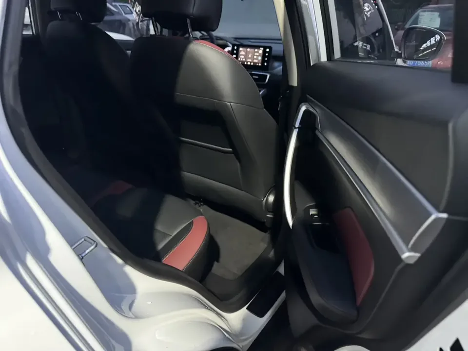 Geely Coolray SX11 Binyue 2021 240T Manual Gold Edition 2022 — thumbnail 3