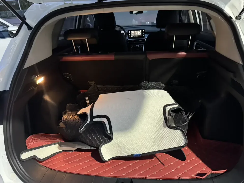 Geely Coolray SX11 Binyue 2021 240T Manual Gold Edition 2022 — thumbnail 4