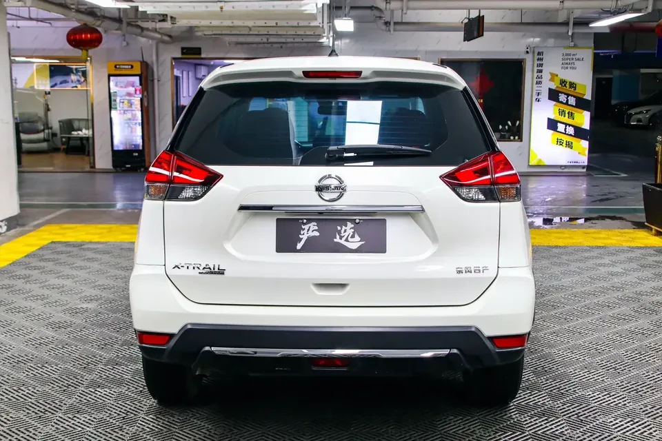 Nissan X-Trail Qijun 2022 2.0L 2WD Smart Link Premium Edition 2022 — thumbnail 2