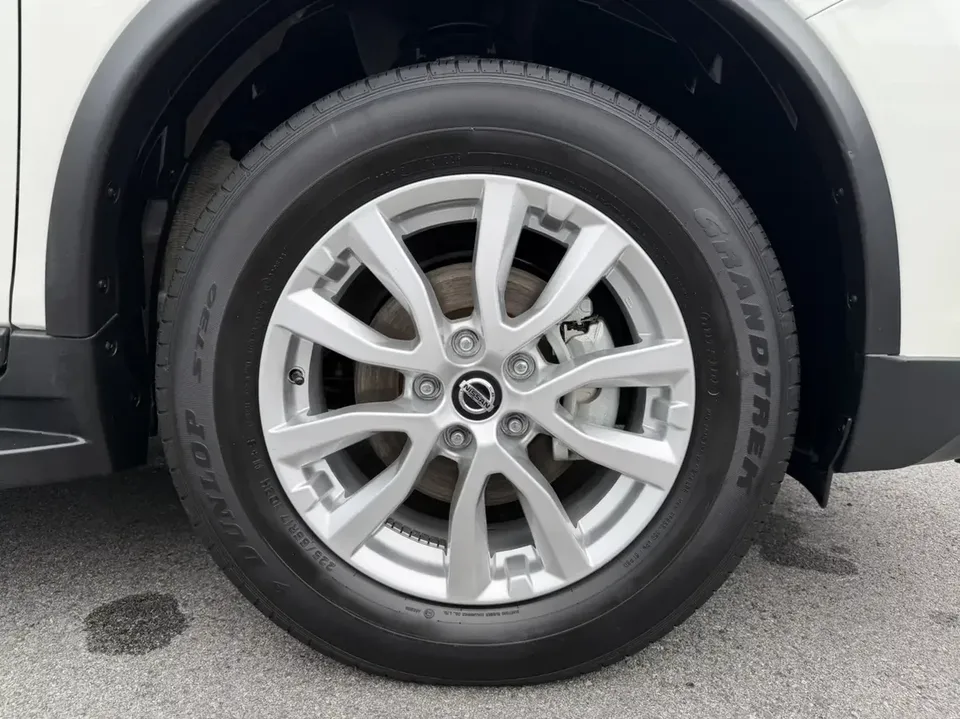 Nissan X-Trail Qijun 2022 2.0L 2WD Smart Link Premium Edition 2022 — thumbnail 4
