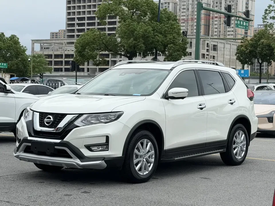 Nissan X-Trail Qijun 2022 2.0L 2WD Smart Link Premium Edition 2022 — photo 1, buy with delivery to Moscow