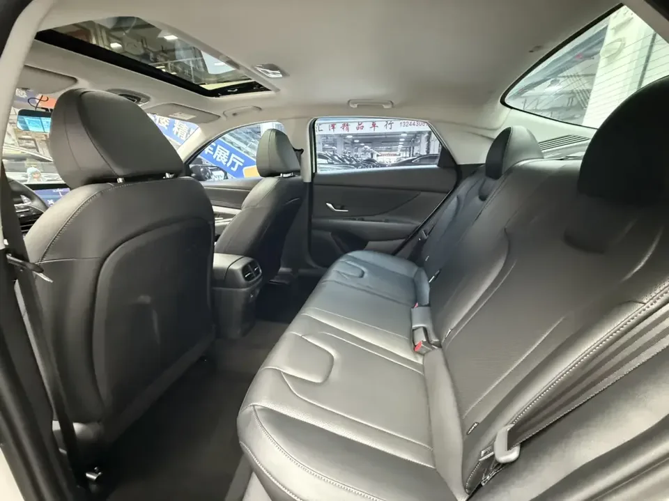 Hyundai Elantra Elantra 2022 1.5L CVT LUX Premium Edition 2023 — thumbnail 3