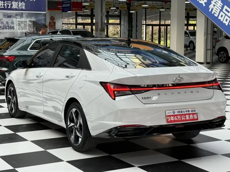 Hyundai Elantra Elantra 2022 1.5L CVT LUX Premium Edition 2023 — thumbnail 4