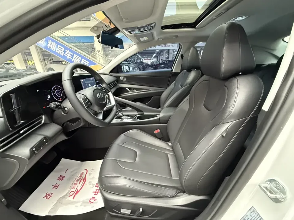 Hyundai Elantra Elantra 2022 1.5L CVT LUX Premium Edition 2023 — thumbnail 5