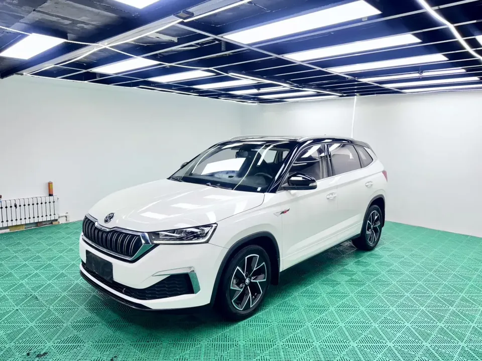 Skoda Kamiq Komic GT 2022 1.5L Automatic Premium Edition 2022 — photo 1, buy with delivery to Moscow