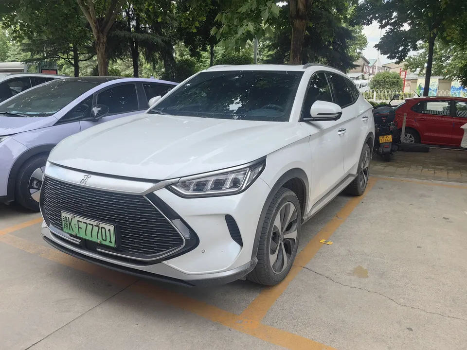 BYD Song PLUS DM Song PLUS DM 2021 DM-i 110KM 2WD Flagship PLUS 2023 — photo 1, buy with delivery to Moscow