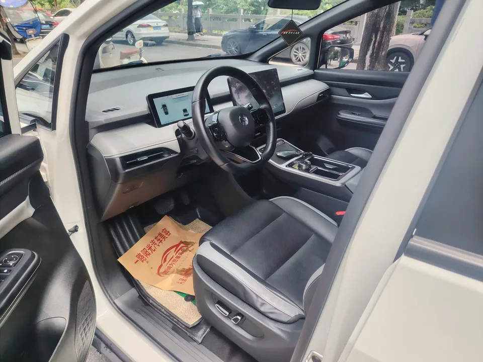 HYCAN Hechuang Z03 Hechuang Z03 2022 510 Trendy Smart Edition 63.98kWh 2023 — thumbnail 5