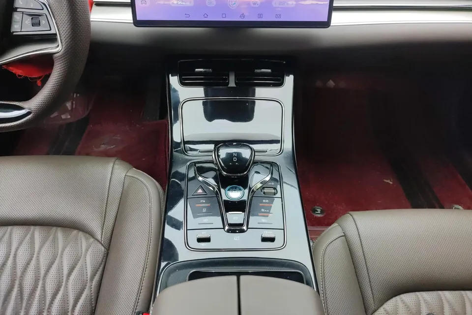 BYD Han DM Chinese DM 2023 DM-i Champion Edition 200KM Premium 2023 — thumbnail 3