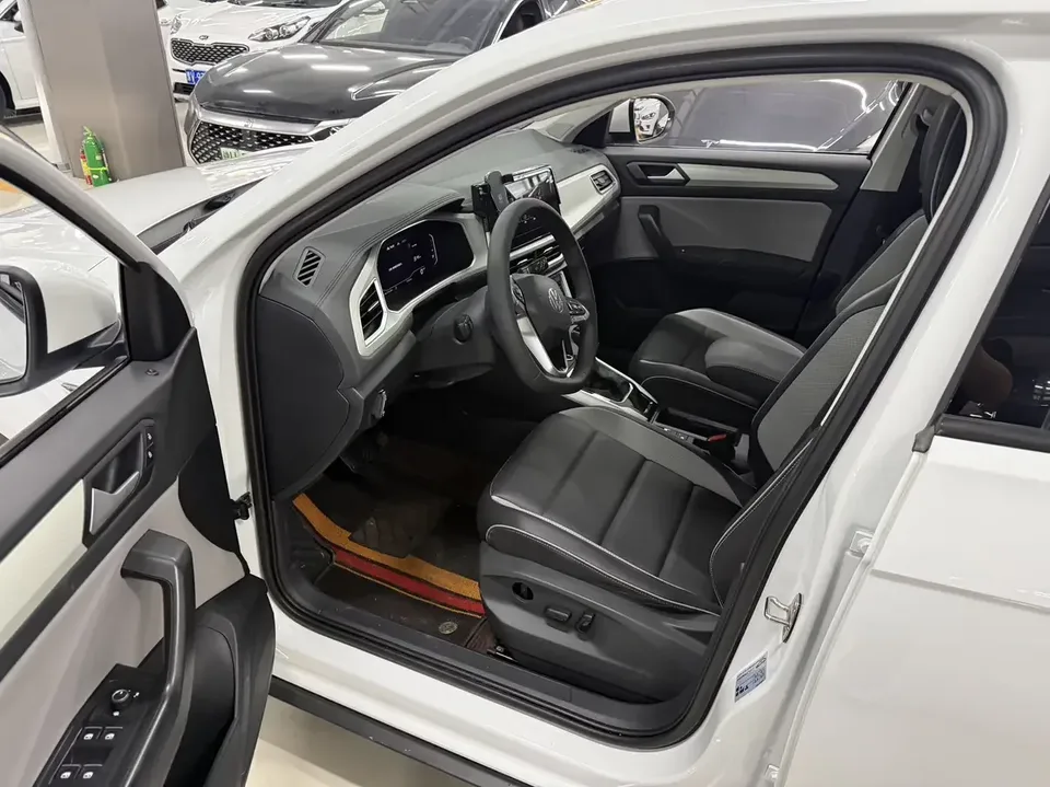 Volkswagen T-Roc TANG 2023 280TSI DSG Time Edition 2023 — миниатюра 4
