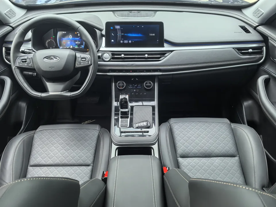 Chery Tiggo 8 Tiggo 8 2025 Excellence Edition 230TCI Automatic Deluxe Edition 2026 — thumbnail 4