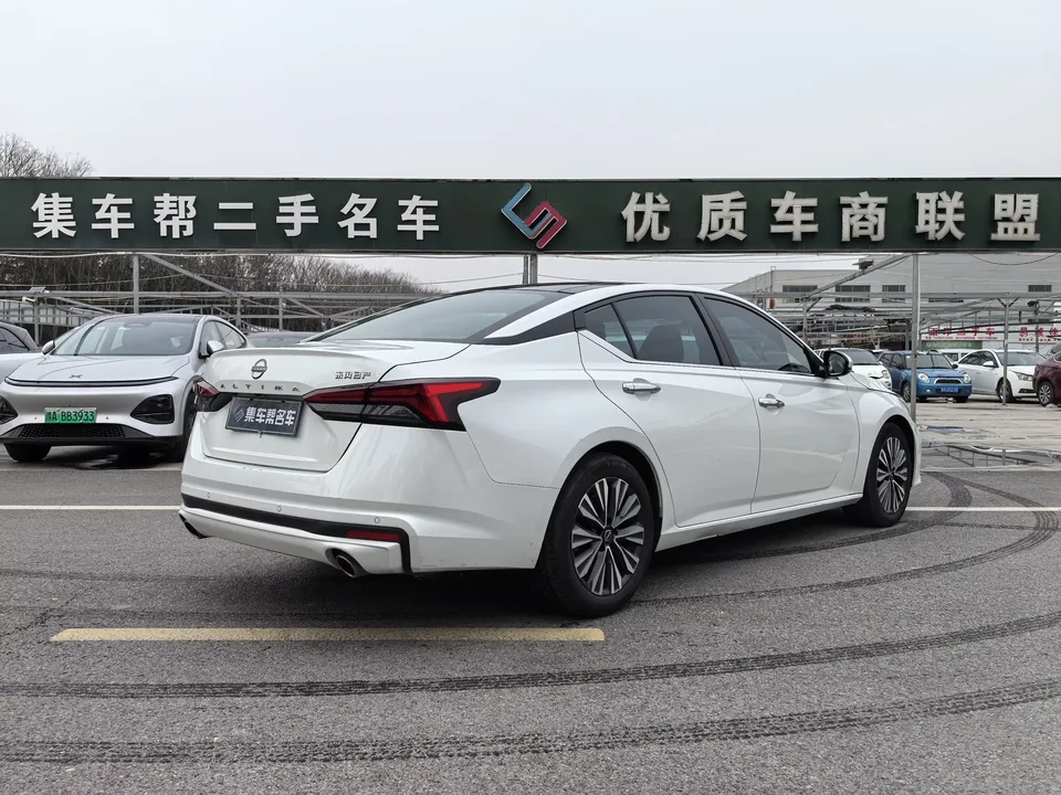 Nissan Altima Sound of nature 2022 2.0L XL-TLS Enjoy Edition 2023 — thumbnail 2