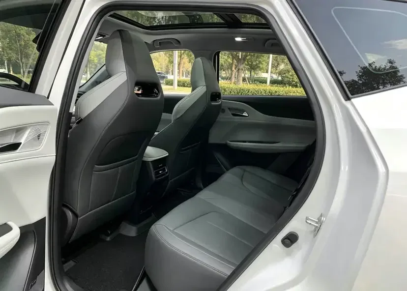 Changan Uni-Z Changan UNI-Z 2025 1.5T DCT Premium 2025 — миниатюра 3
