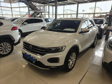 Volkswagen T-Roc 2023 купить в Москве