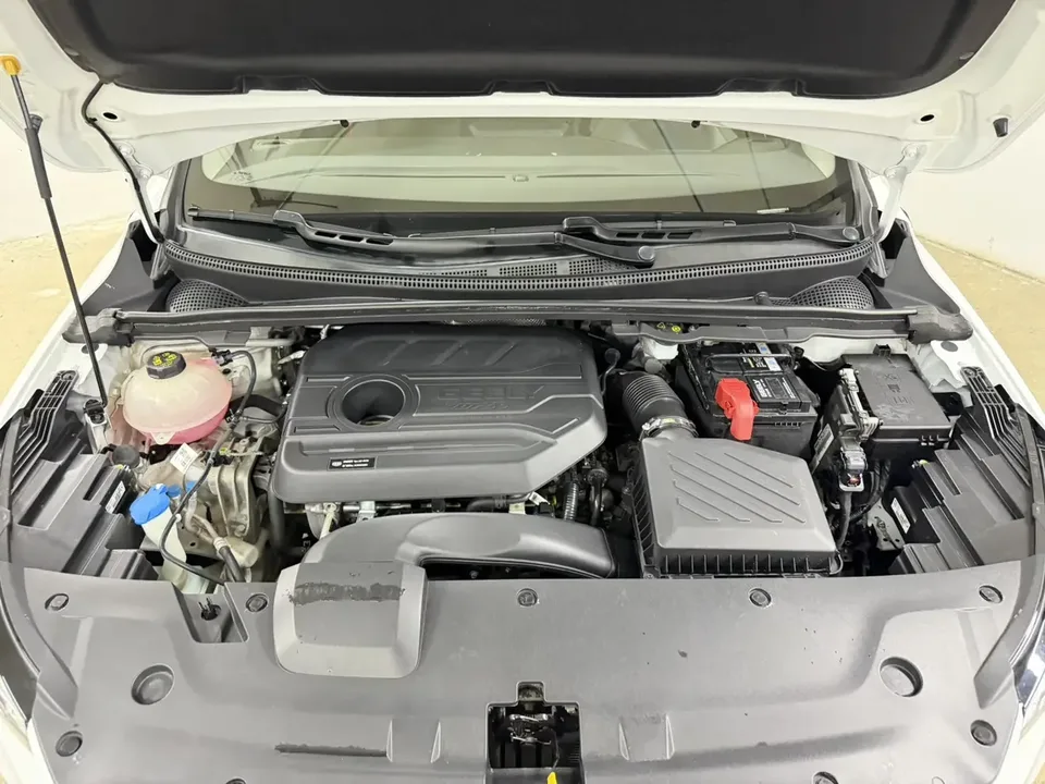 Geely Emgrand S Emgrand S 2021 1.4T CVT Premium 2022 — thumbnail 2