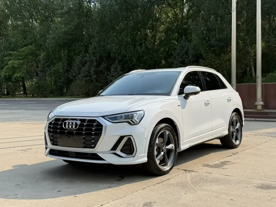 Audi Q3 Audi Q3 2022 35 TFSI Stylish Dynamic 2022 — photo 1, buy with delivery to Moscow