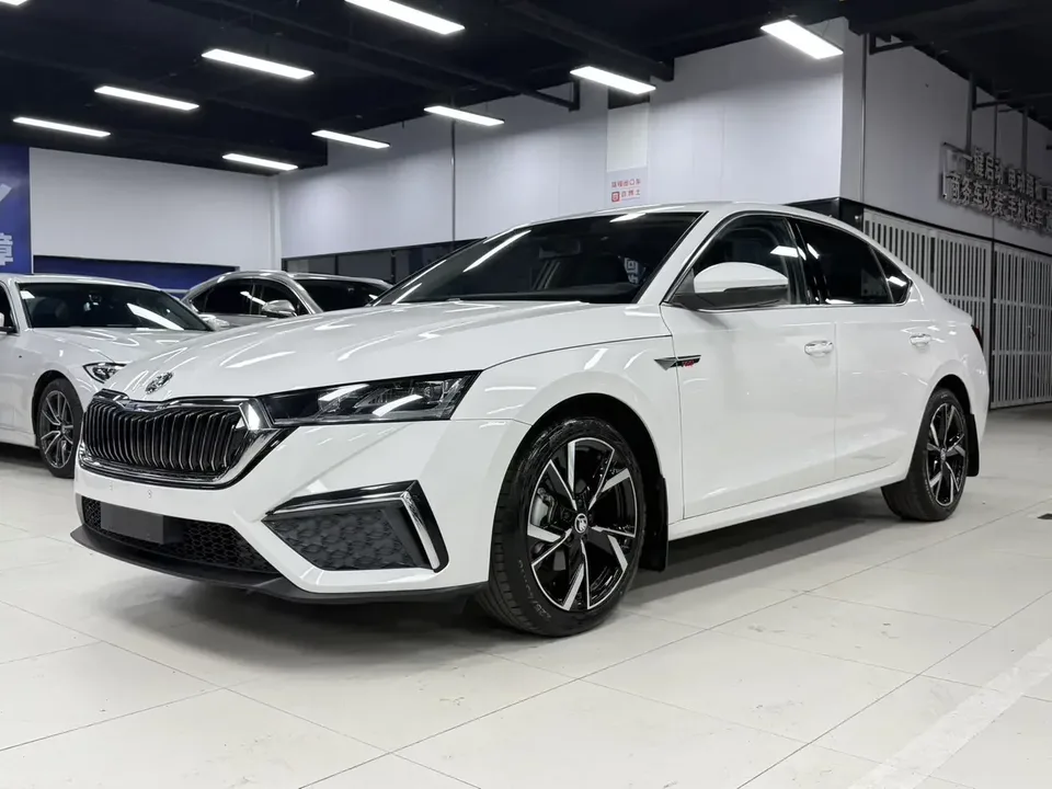 Skoda Octavia Octavia 2022 PRO TSI280 DSG Premium Edition 2022 — photo 1, buy with delivery to Moscow