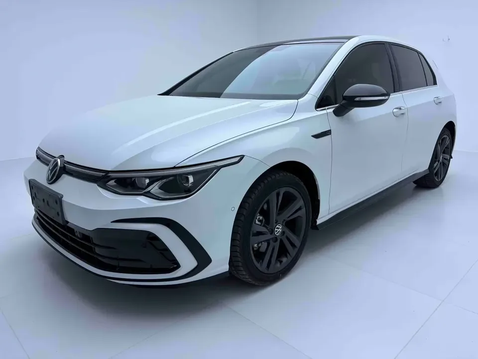 Volkswagen Golf golf 2021 280TSI DSG R-Line Lite 2023 — фото 1, купить с доставкой в Москву
