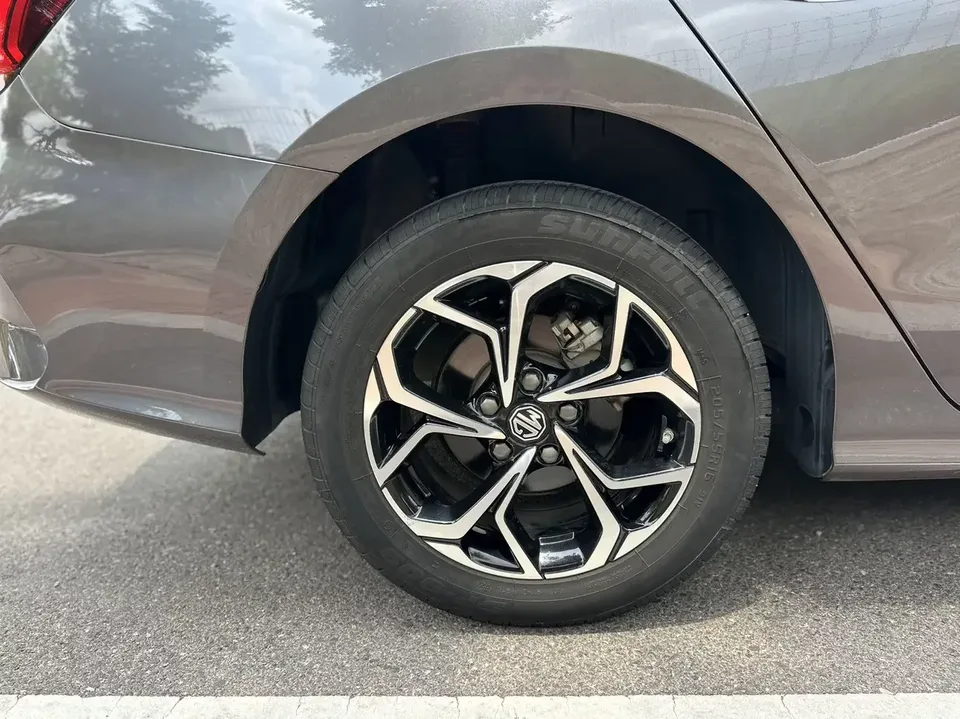 MG 5 MG5 2021 Modified 180DVVT CVT Youth Deluxe Edition 2022 — thumbnail 3