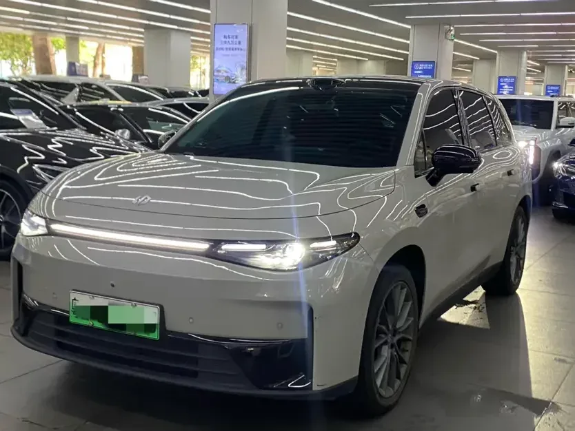 Leapmotor Zero running C10 Zero running C10 2026 Pure electric version 605 LiDAR version 2025 — photo 1, buy with delivery to Moscow