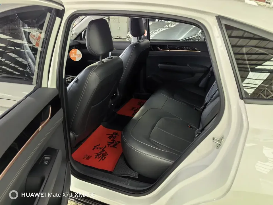 Wuling Starlight PHEV Wuling Starlight PHEV 2025 70km Smart Standard 2025 — thumbnail 3