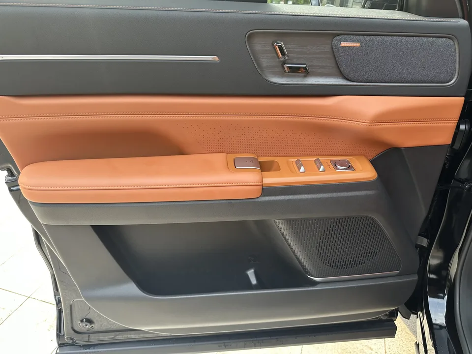 Jietu Shanhai Jetour Mountain & Sea L7 PLUS Jetour Mountain & Sea L7 PLUS 2026 121km five-seat luxury version 2025 — thumbnail 3