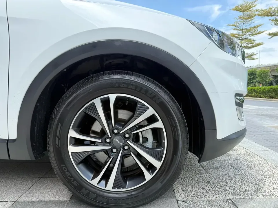 Jetour Jietu X70S Jietu X70S 2022 1.5T DCT Freedom Edition 2024 — thumbnail 3