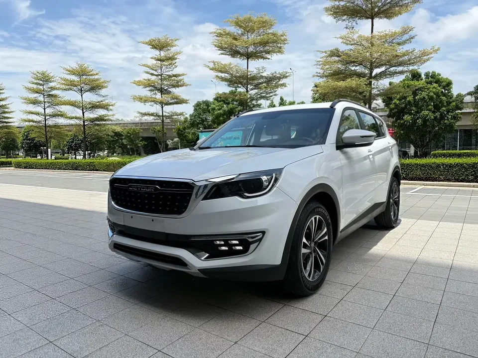 Jetour Jietu X70S Jietu X70S 2022 1.5T DCT Freedom Edition 2024 — photo 1, buy with delivery to Moscow