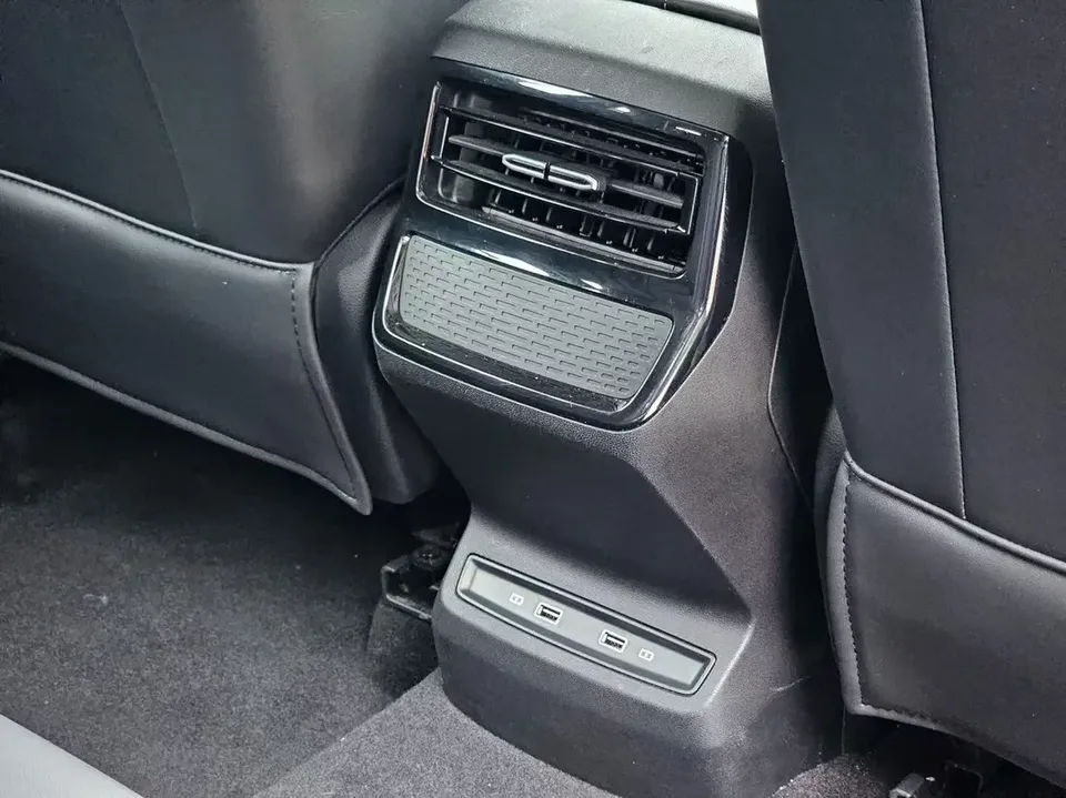 Roewe RX5 eMAX Roewe RX5 eMAX 2022 PHEV 2022 — thumbnail 4