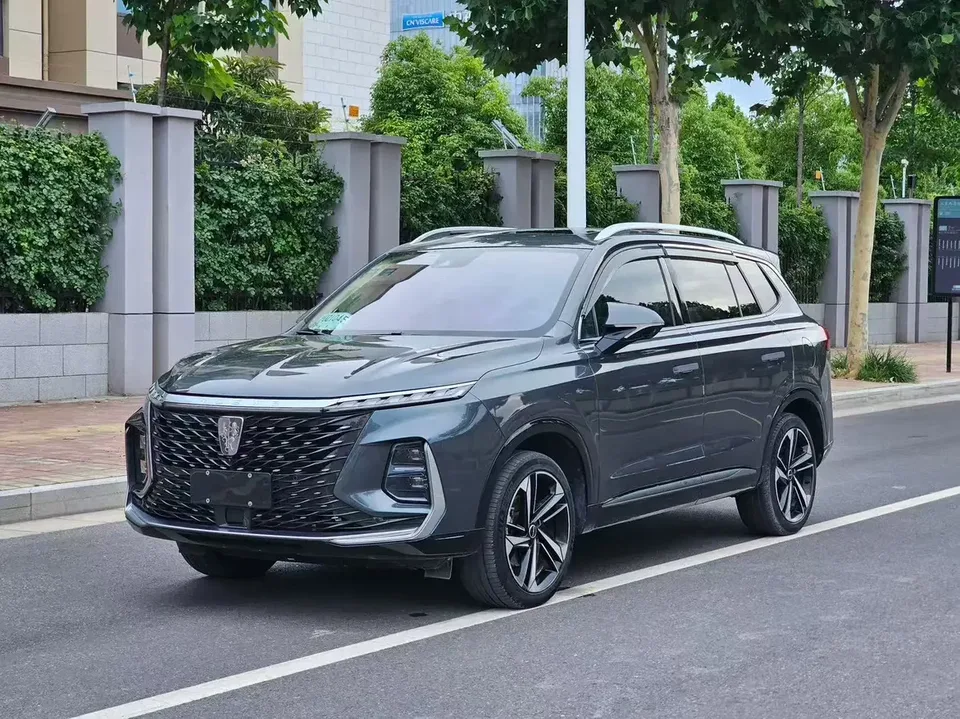 Roewe RX5 eMAX Roewe RX5 eMAX 2022 PHEV 2022 — photo 1, buy with delivery to Moscow