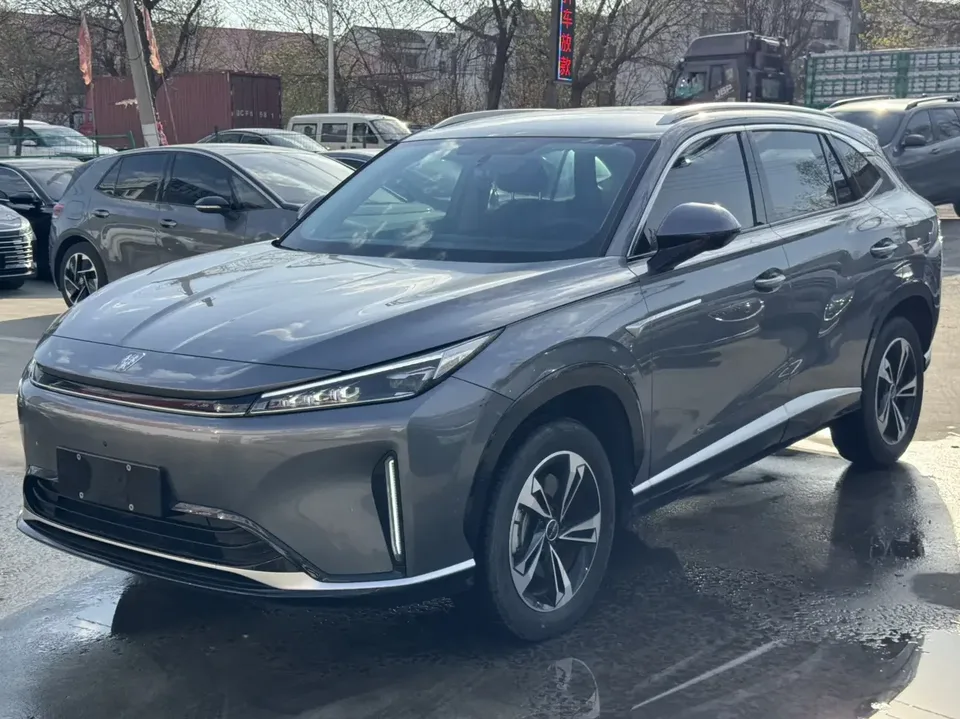 Roewe D5X DMH Roewe D5X DMH 2024 135 Deluxe Edition 2024 — photo 1, buy with delivery to Moscow