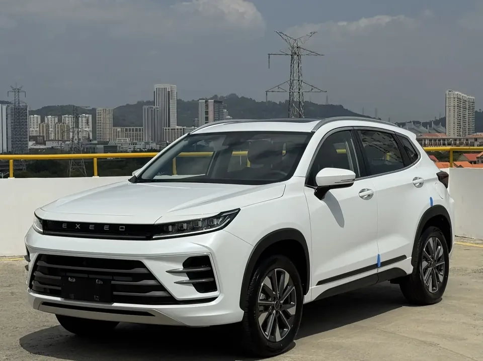 Exeed LX Chasing the stars 2023 1.5T CVT Yufengxing Edition 2026 — photo 1, buy with delivery to Moscow