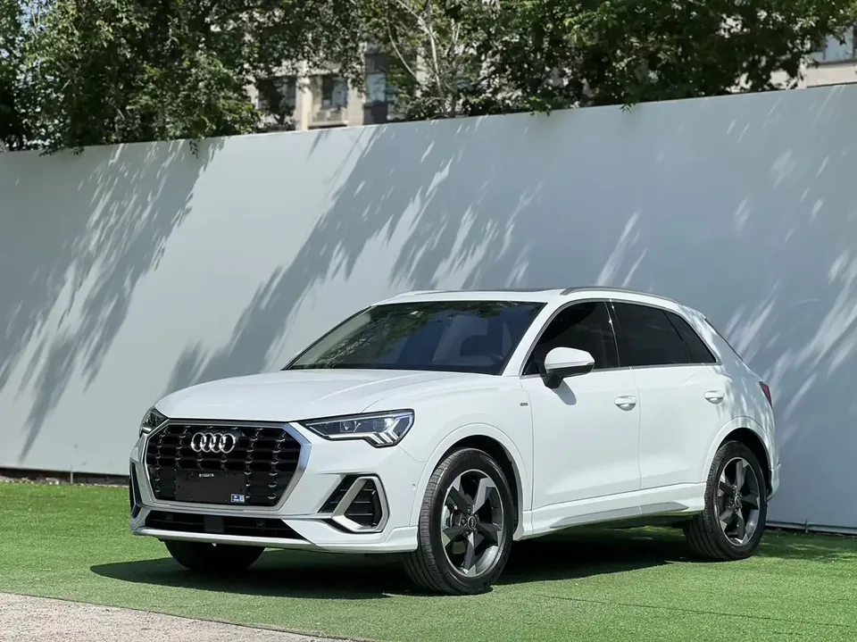 Audi Q3 Audi Q3 2022 35 TFSI Stylish Dynamic 2022 — photo 1, buy with delivery to Moscow