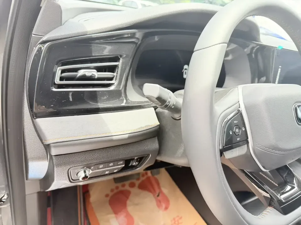 Changan X7 PLUS Changan X7 PLUS 2024 1.5T DCT Honor Edition 7 Seaters 2024 — thumbnail 4