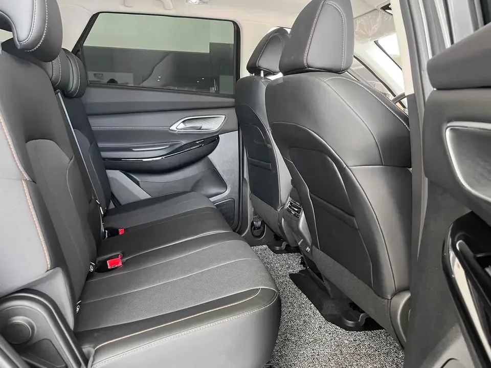 Changan X7 PLUS Changan X7 PLUS 2024 1.5T DCT Premium 7-seater 2024 — thumbnail 4