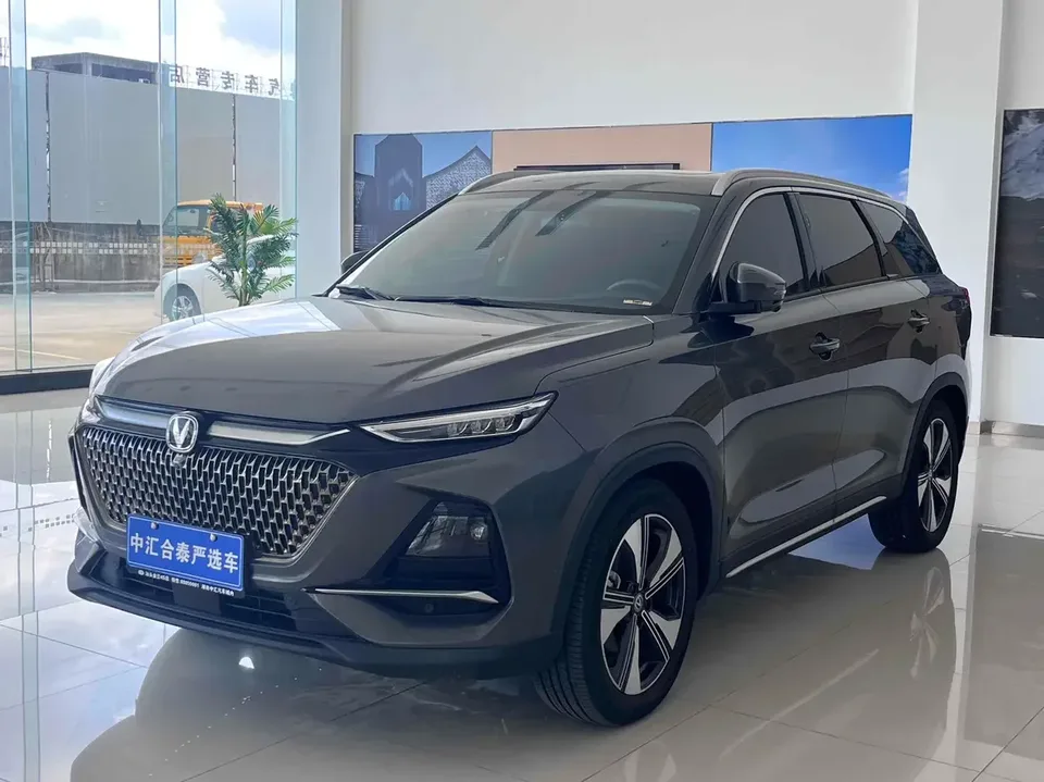 Changan X7 PLUS Changan X7 PLUS 2024 1.5T DCT Premium 7-seater 2024 — photo 1, buy with delivery to Moscow