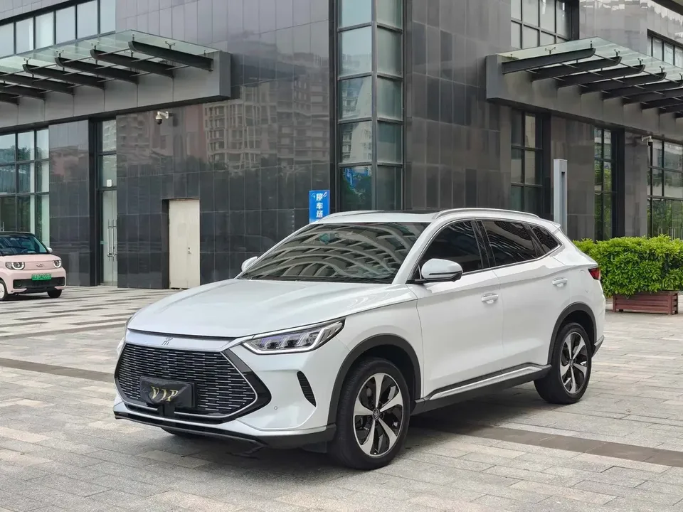BYD Song PLUS DM Song PLUS DM 2021 DM-i 51KM 2WD Premium Edition 2022 — photo 1, buy with delivery to Moscow