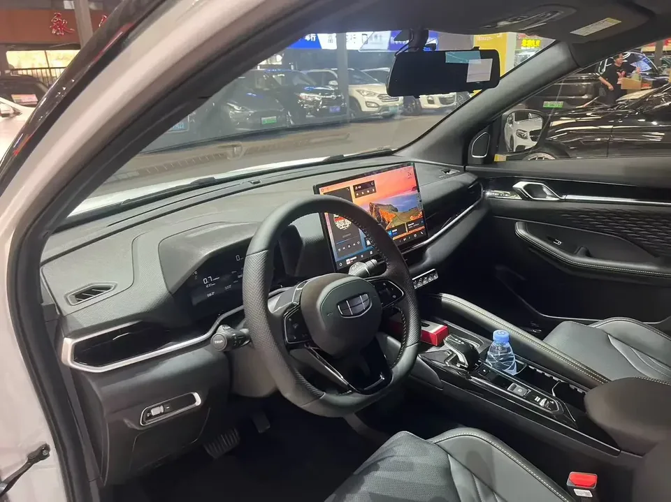 Geely Coolray SX11 Binyue 2025 Binyue L 1.5TD DCT Star Diamond Edition 2025 — thumbnail 3