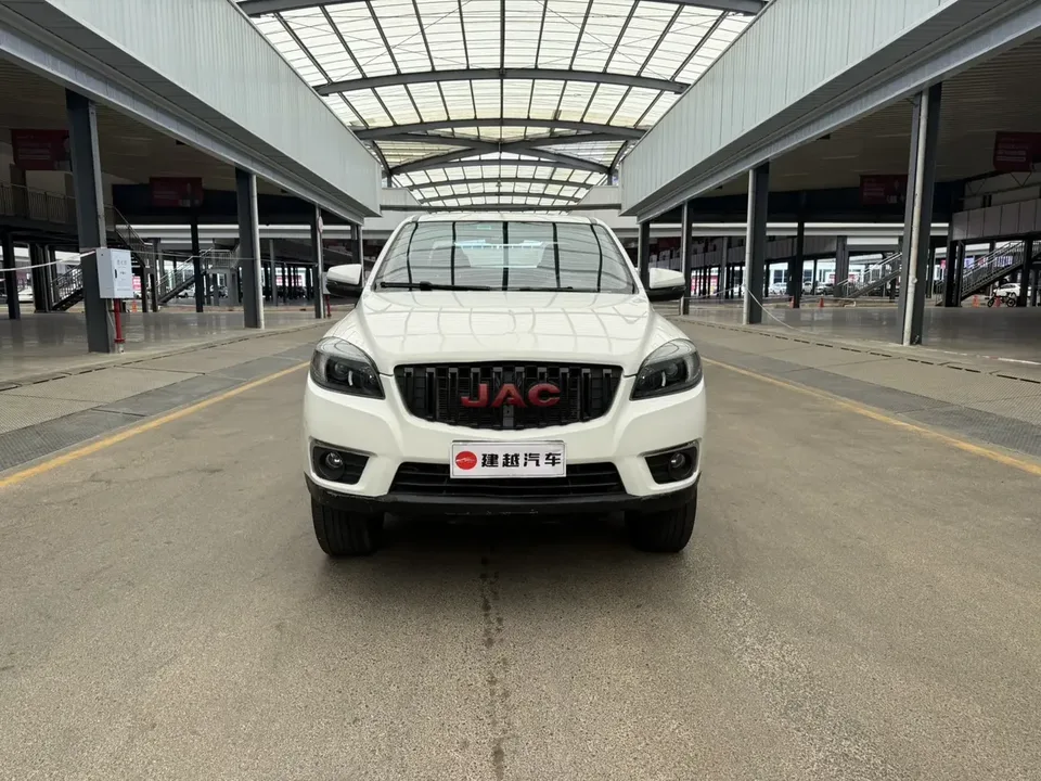Jiangxi JAC T6 JAC T6 2023 2.0T diesel four-wheel drive engineering luxury version long axis 2023 — photo 1, buy with delivery to Moscow