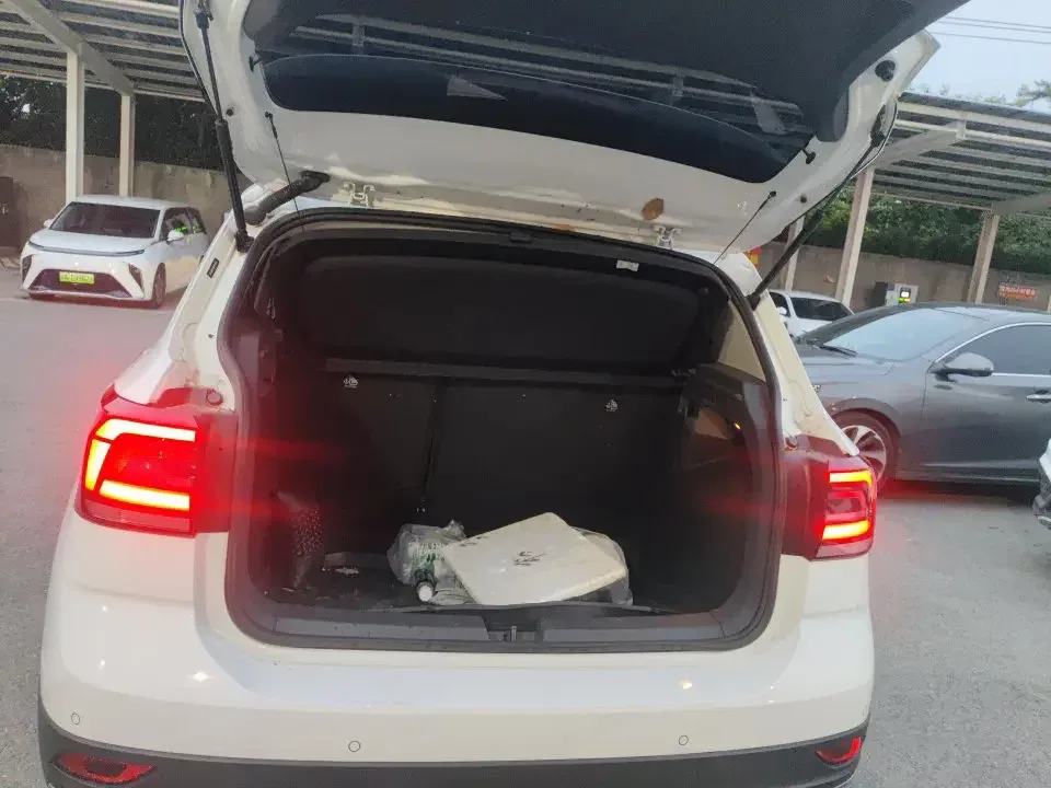 Volkswagen Tu Kai Tu Kai 2022 1.5L Automatic Comfort Edition 2023 — thumbnail 3