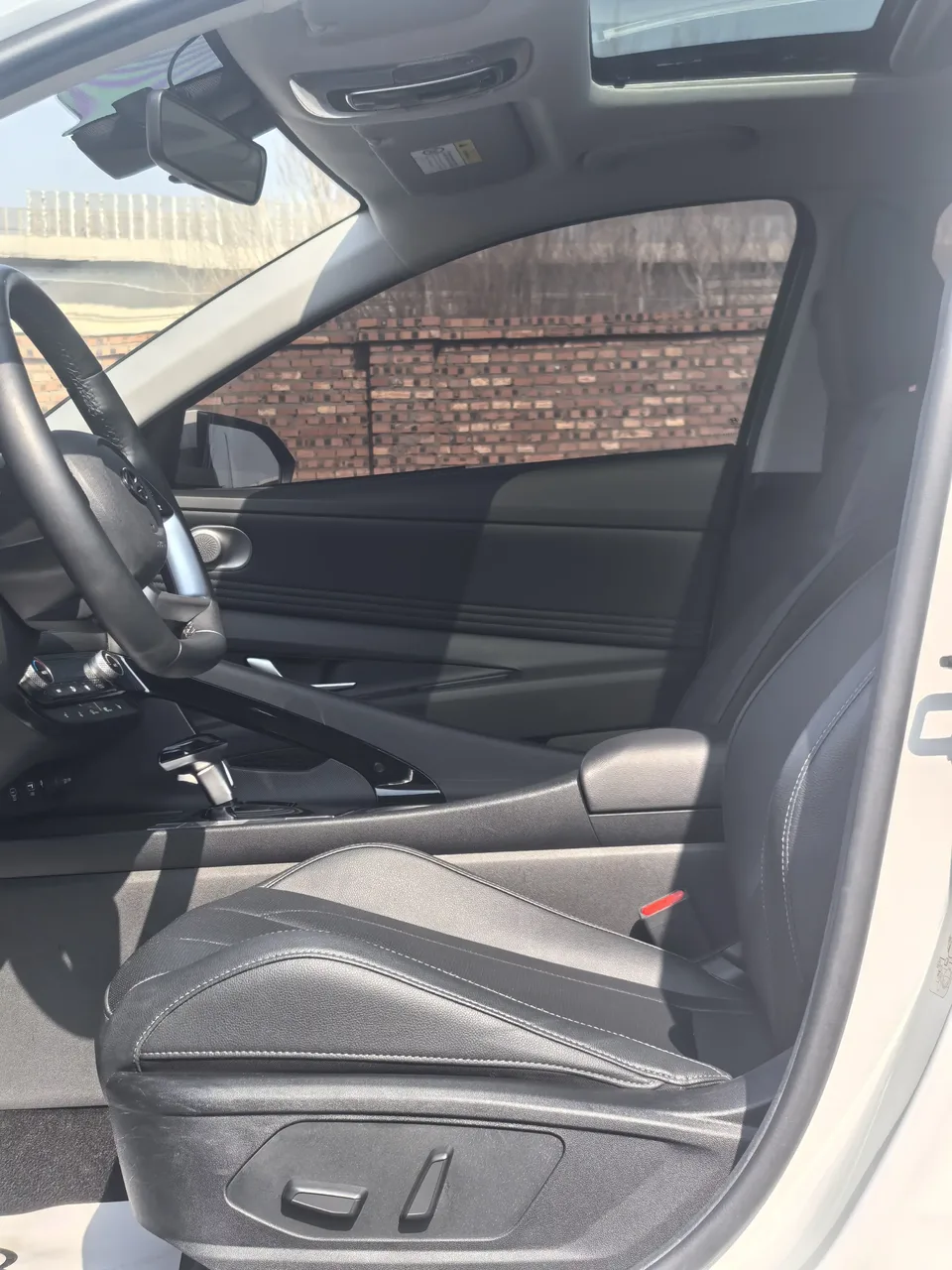 Hyundai Elantra Elantra 2023 1.5L CVT LUX Premium Edition 2024 — thumbnail 3