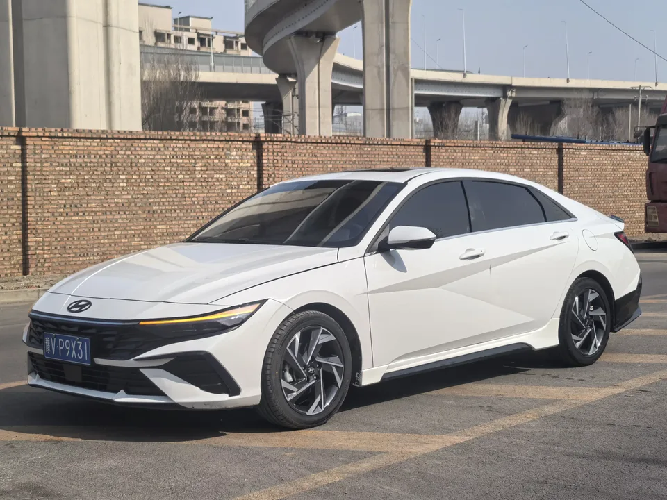 Hyundai Elantra Elantra 2023 1.5L CVT LUX Premium Edition 2024 — photo 1, buy with delivery to Moscow