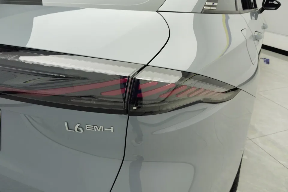 Geely Galaxy L6 Galaxy L6 2025 1.5 EM-i DHT 60KM Exploration Edition 2025 — thumbnail 2