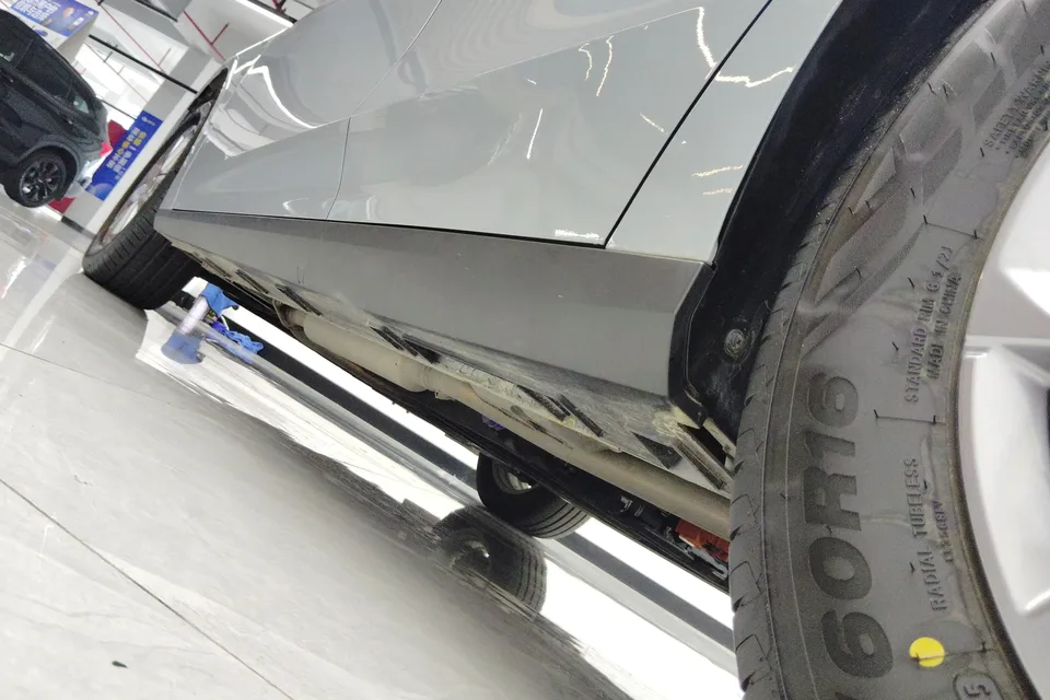 Geely Galaxy L6 Galaxy L6 2025 1.5 EM-i DHT 60KM Exploration Edition 2025 — thumbnail 3