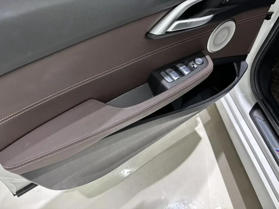 BMW 1 Series BMW 1 Series 2023 120i M Sport Edition 2022 — thumbnail 3