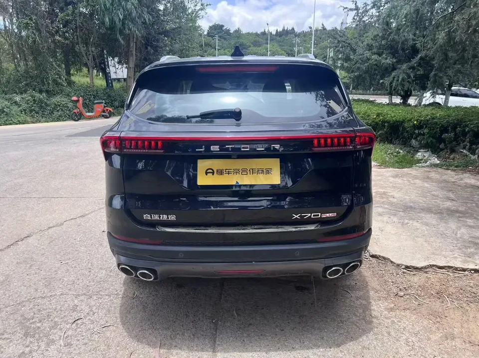 Jetour Jietu X70 PLUS Jietu X70 PLUS 2023 1.6T DCT Powerful PRO 7-seater 2023 — thumbnail 2