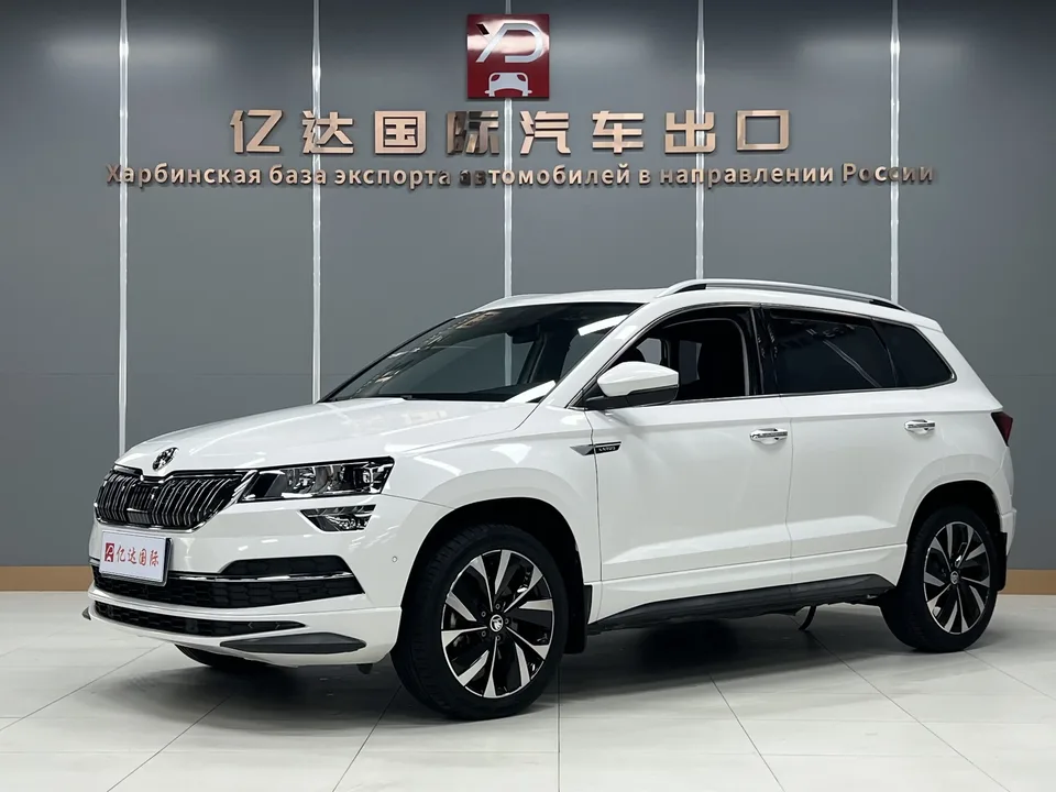 Skoda Karoq Korok 2022 TSI280 Luxury Edition 2022 — photo 1, buy with delivery to Moscow