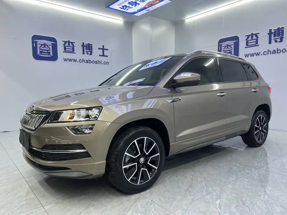 Skoda Karoq Korok 2022 TSI280 Premium Edition 2023 — photo 1, buy with delivery to Moscow