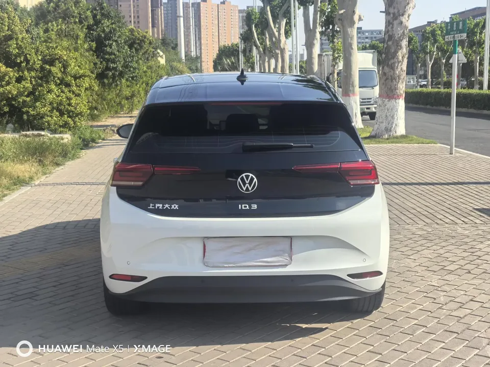Volkswagen ID.3 Volkswagen ID.3 2025 Smart Model Outstanding Oxygen Edition 2024 — thumbnail 2